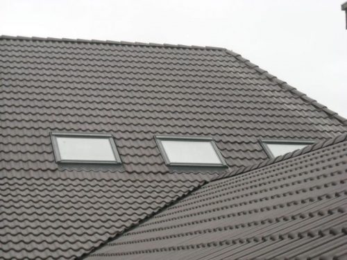 Stogų montavimas. Gontai, čerpės, metalinė ir bitumin