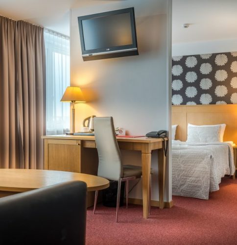 DIPLOMINIAI DARBAI, KURSINIAI, REFERATAI rašau Diplominius darbus (bakalaurinius, magistrinius Kolegijoms ir Universitet