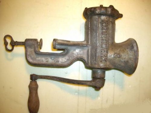 Parduoda senovinius buities daiktus