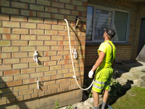 Gyvenamųjų namų oro tarpo šiltinimo darbai ir kitos šiltinimo paslaugos