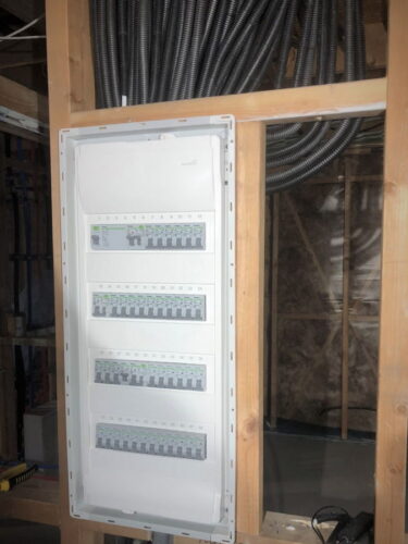 Elektrikas. Elektros instaliacijos darbai