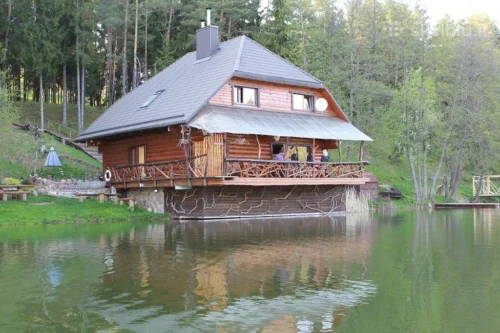 Apsilankykite pobūvių- pirties pastate ant ežero