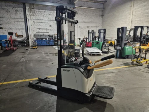 Aukšto kėlimo vežimėlis CROWN ET4000-1.4